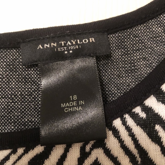 ⚡️ Ann Taylor Animal Print Sheath Dress🦓 (A-22) - Picture 2 of 2